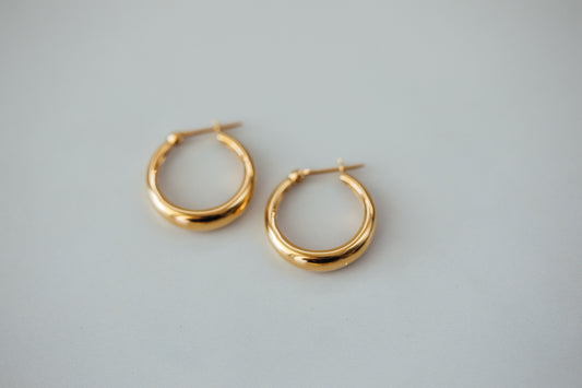 Petit Gold Hoop Earrings　