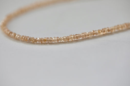 Champagne Necklace　商品のお届けは2026年 1月下旬の予定です。